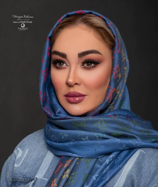 عکس الهام حمیدی با خانواده