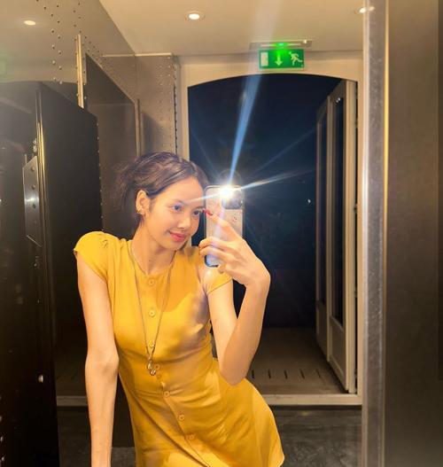 عکس لیسا نارنجی