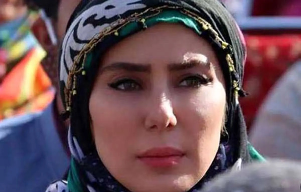 عکس سیگار در دست
