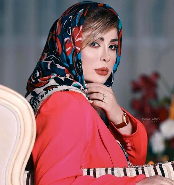 عکس پای نیوشا ضیغمی در فیلم در چشم باد
