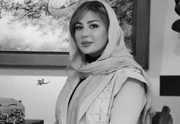 عکس پای نیوشا ضیغمی در فیلم در چشم باد