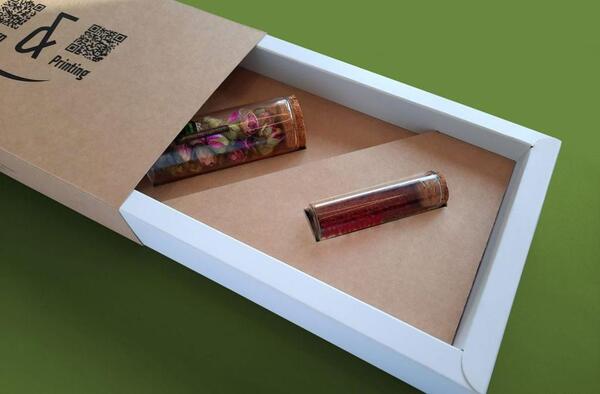 عکس زعفران برای تبلیغات