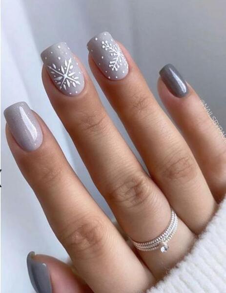 عکس ادم برفی روی ناخن