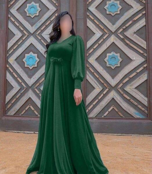 عکس لباس مجلسی بلند با پارچه حریر ساده