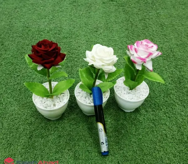 عکس گل رز پلاستیکی