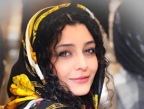 عکس سارا بیات