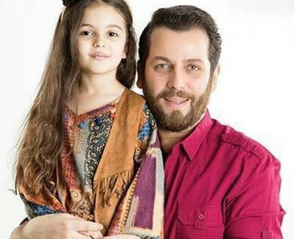 عکس امیر رضا دلاوری با خانواده