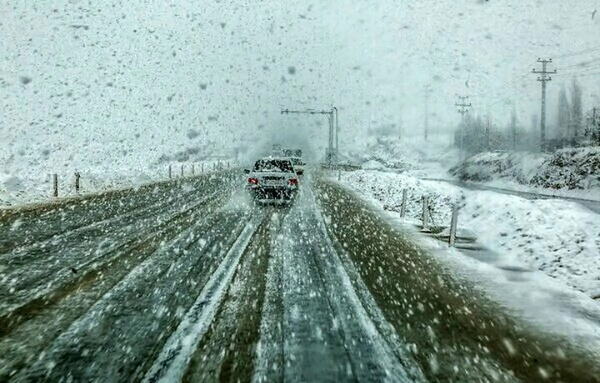 عکس برف در شب تهران