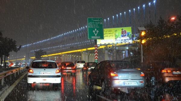 عکس برف در شب تهران