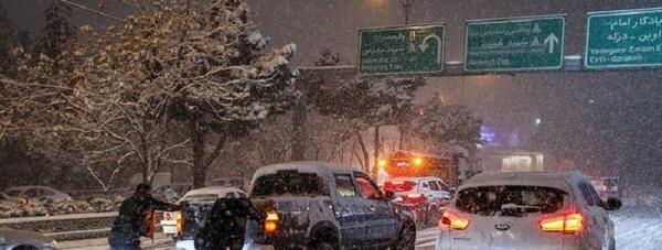 عکس برف در شب تهران