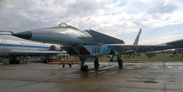 عکس جنگنده میگ
