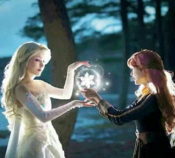 عکس السا آنای واقعی