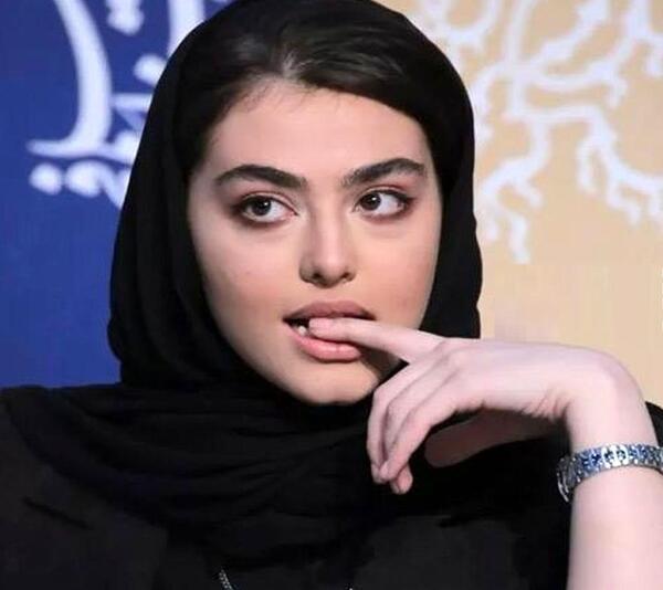 عکس عروسی مهراب خسته صدا با ریحانه