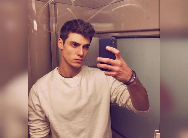 ایده عکس جلوی آینه