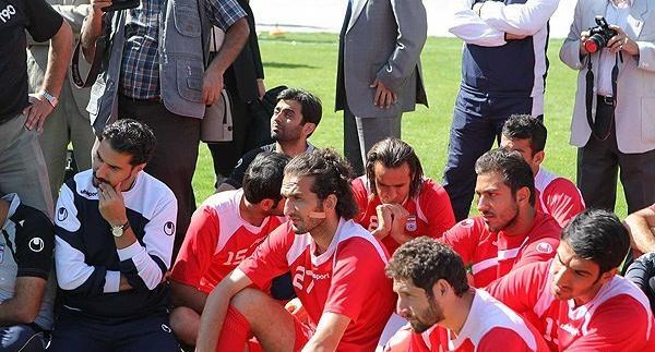 عکس علی کریمی با احمدی نژاد