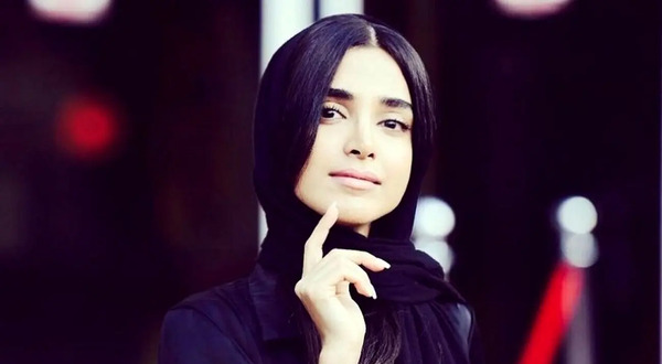 عکس رسمی الهه حصاری