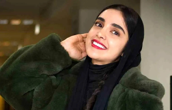 عکس رسمی الهه حصاری
