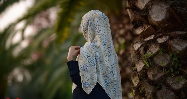 عکس با حجاب از پشت سر