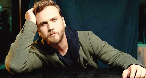 عکسهای آراس بولوت اینملی و همسرش