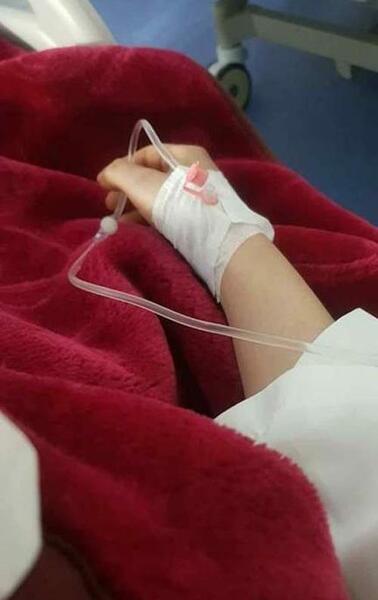 عکس سرم دست دختر فیک