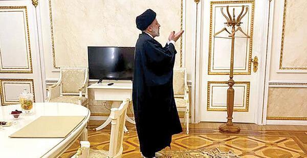 عکس رئیسی نماز