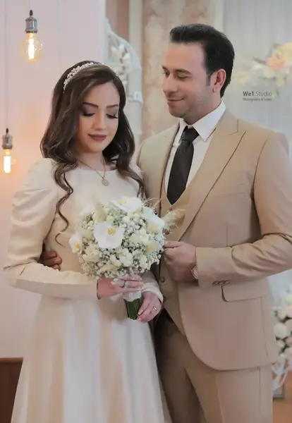 ژست عکس دونفره در محضر
