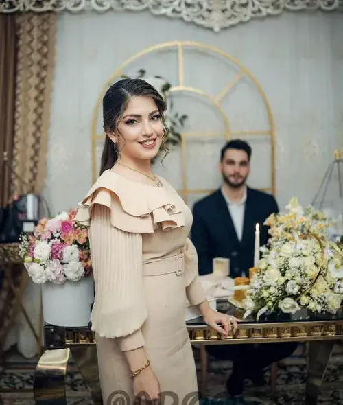 ژست عکس دونفره در محضر
