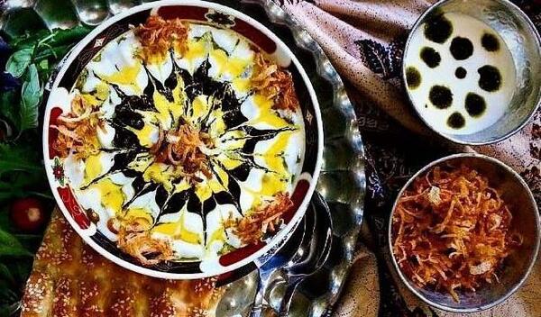 عکس یک کاسه آش رشته