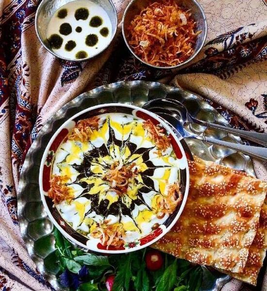 عکس یک کاسه آش رشته