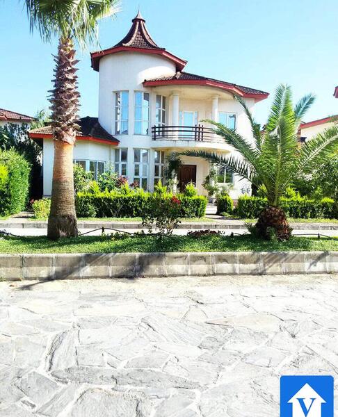 عکس کلبه کنار دریا