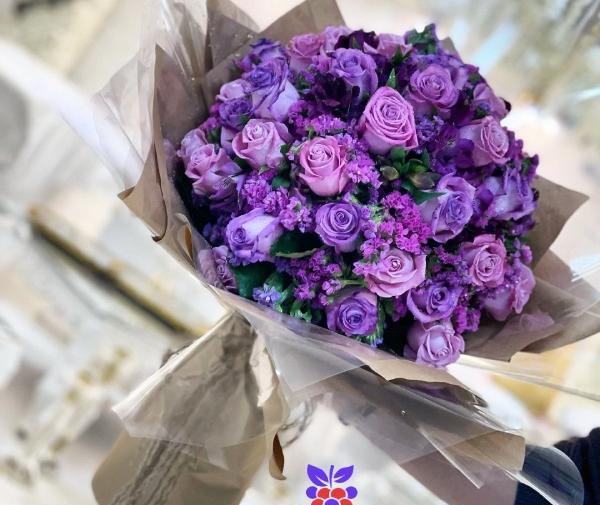 عکس گل رز زنبوری