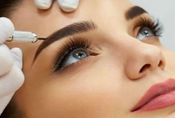عکس تاتو روی بدن غسل دارد