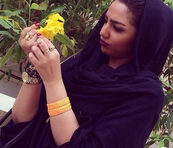 عکس مهسا کامیابی با لباس خانگی
