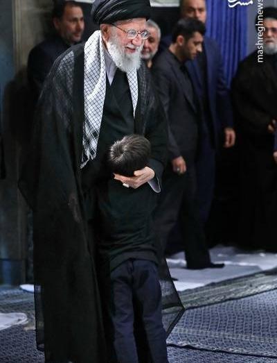عکس رهبر در عزاداری محرم