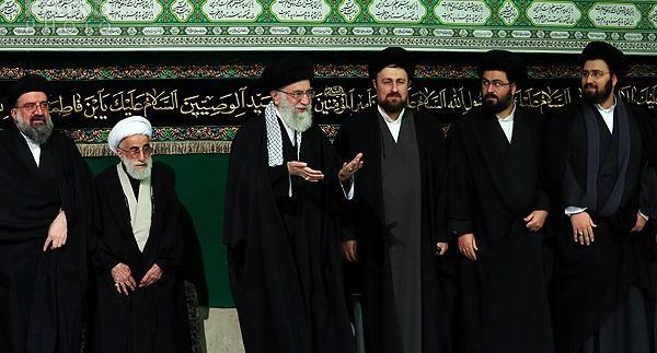 عکس رهبر در عزاداری محرم