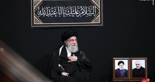 عکس رهبر در عزاداری محرم