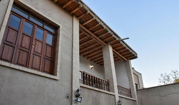 عکس خانه حسین ثابت