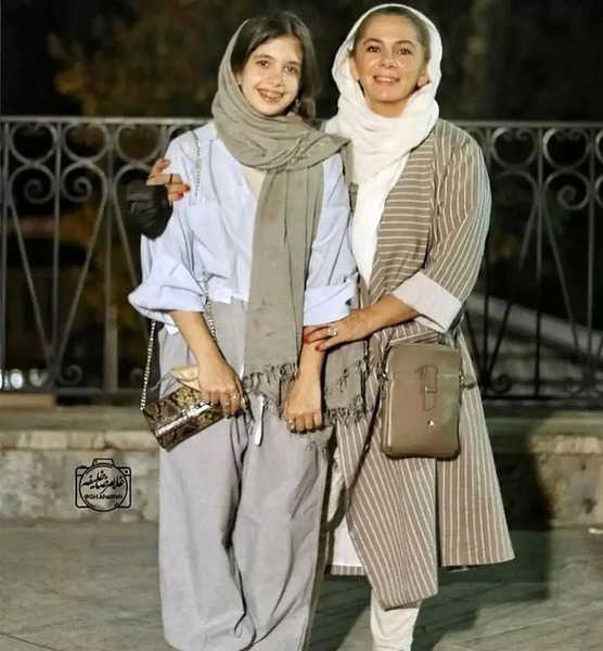 عکس پژمان بازغی با مادرش