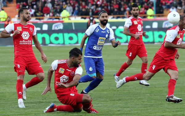 عکس بغل هم استقلال و پرسپولیس