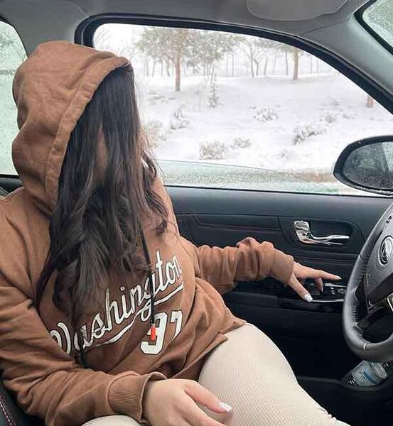 عکس دختر خوشگل جلو اینه