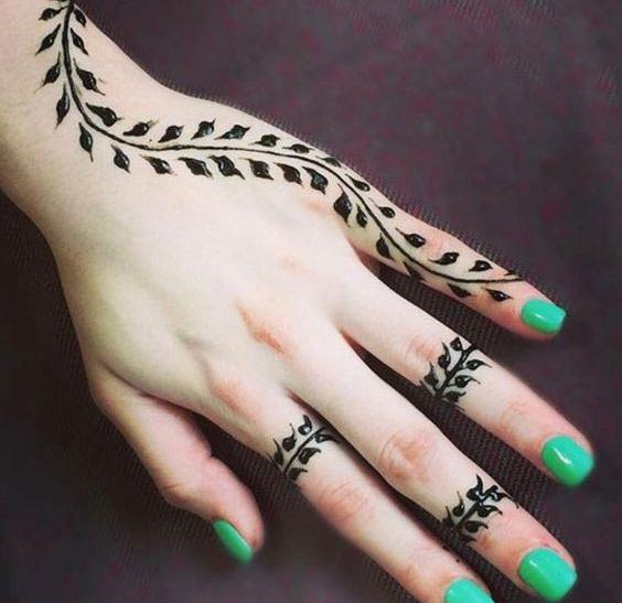 عکس حنا روی دست اسان