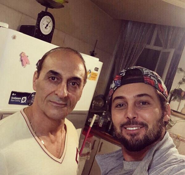 عکس دانیال عبادی با خانواده اش