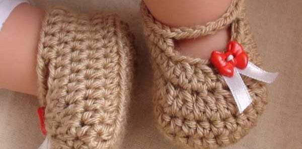 عکس کفش بافتنی نوزاد دخترانه