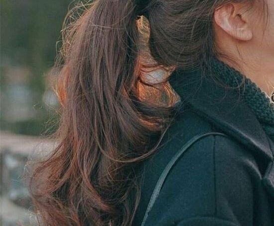دانلود عکس دختر تنها و غمگین