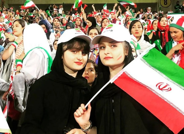 عکس سارا آزادی