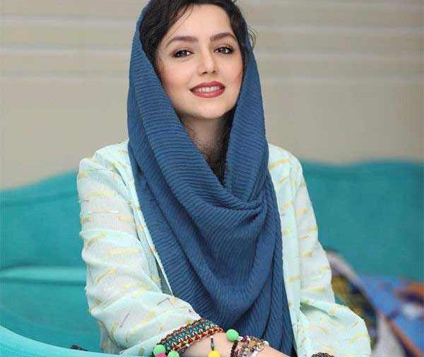 عکس پویا بیاتی و همسر و دخترش