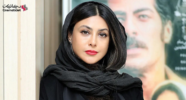 عکس بدون روسری آزاده صمدی