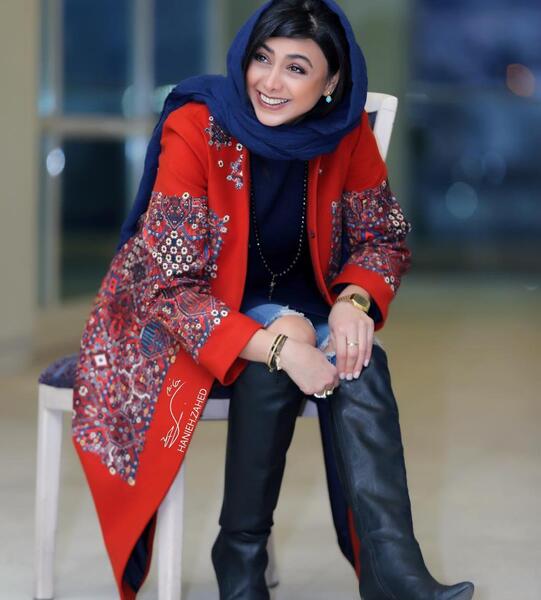 عکس بدون روسری آزاده صمدی