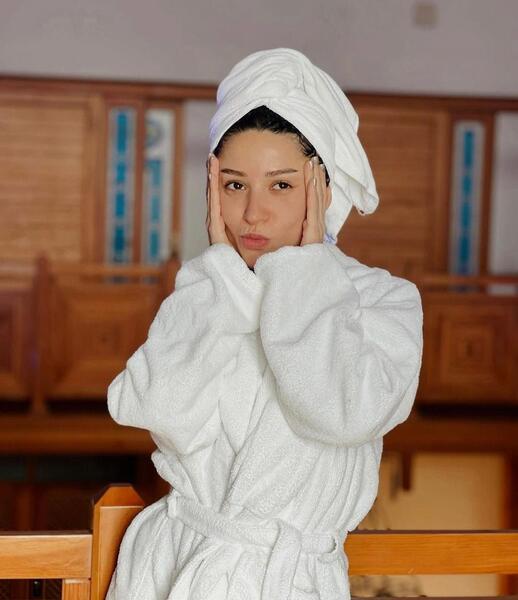 عکس زینب باستیک در سیب ممنوعه