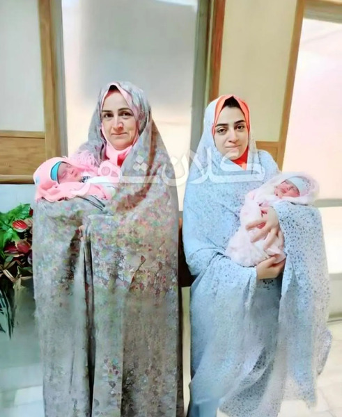 عکس بارداری مادر دختری